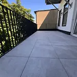 Large Garden-View Balcony Comfort Retreat 1020-Vienna